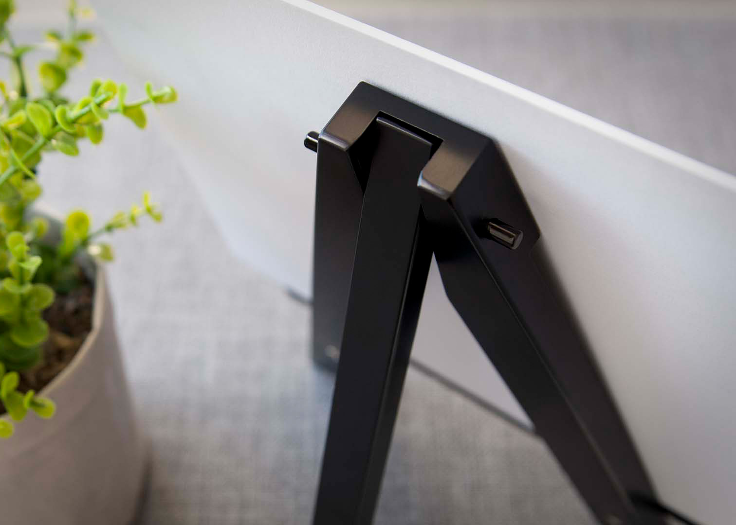 Photo Display Easel | Signature-Easel-05.jpg