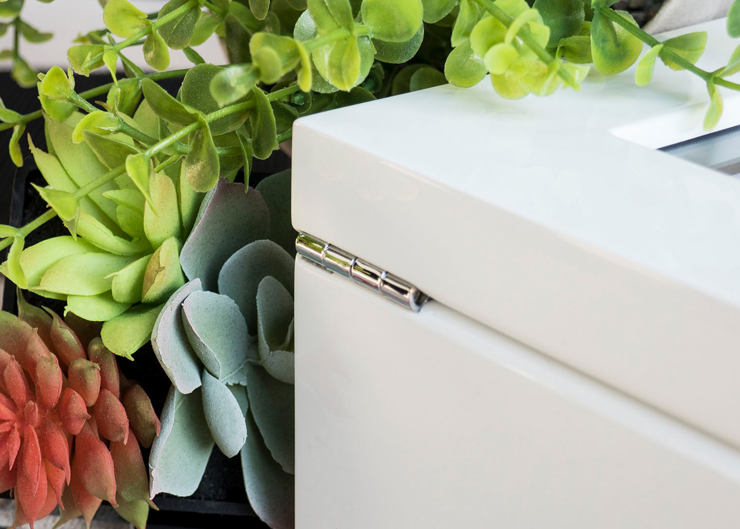 11x14 Display Folio Box | Signature-Folio-Box-Back-Hinge.jpg