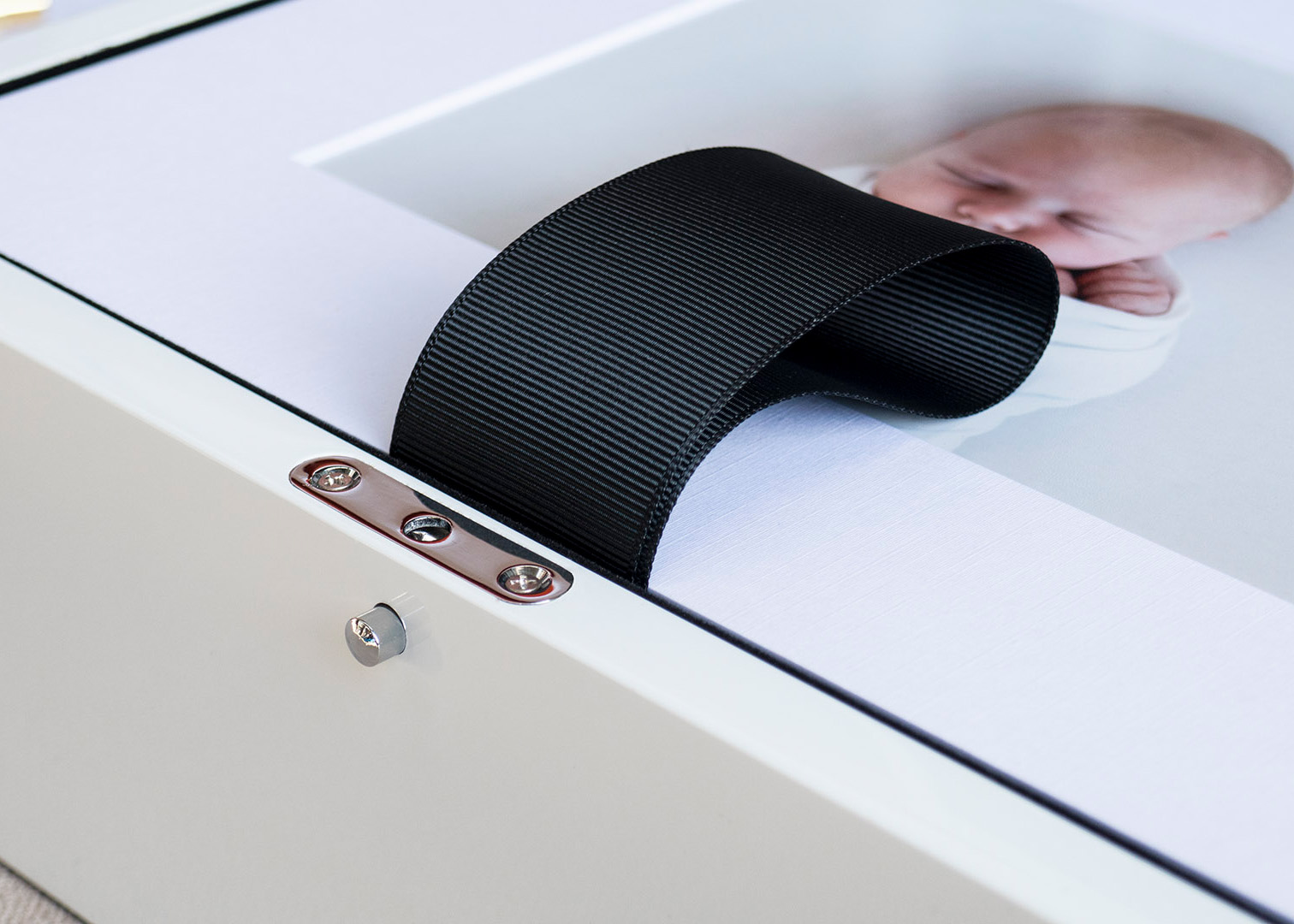 11x14 Display Folio Box | Signature-Folio-Box-Ribbon.jpg